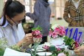 Cuộc thi “ Cắm hoa- Làm hoa chúc mừng ngày 8 tháng 3”